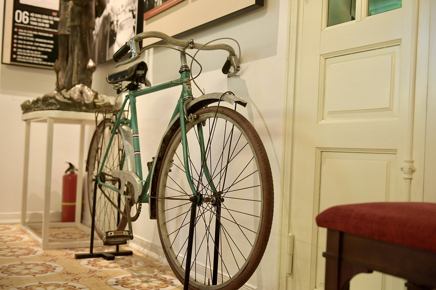 The Mercier bicycle was used by the General during the war against the French (1946 - 1954)